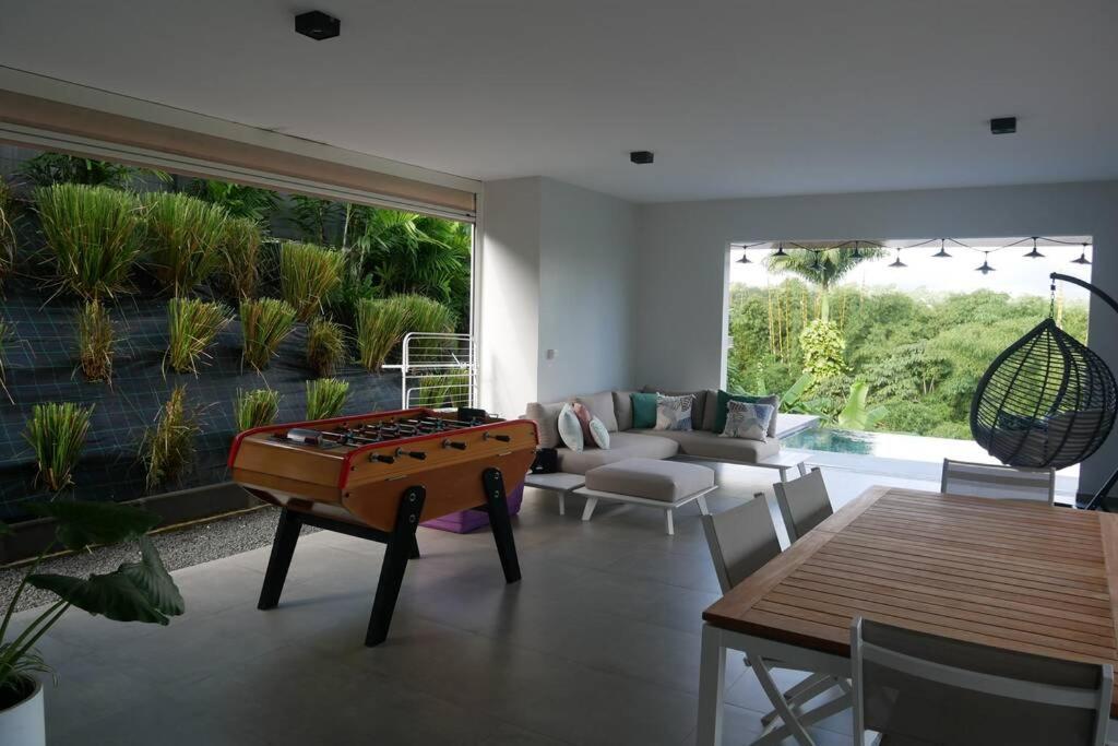 Villa Kumquat Avec Piscine Et Vue Sur Les Montagnes Petit-Bourg Ngoại thất bức ảnh