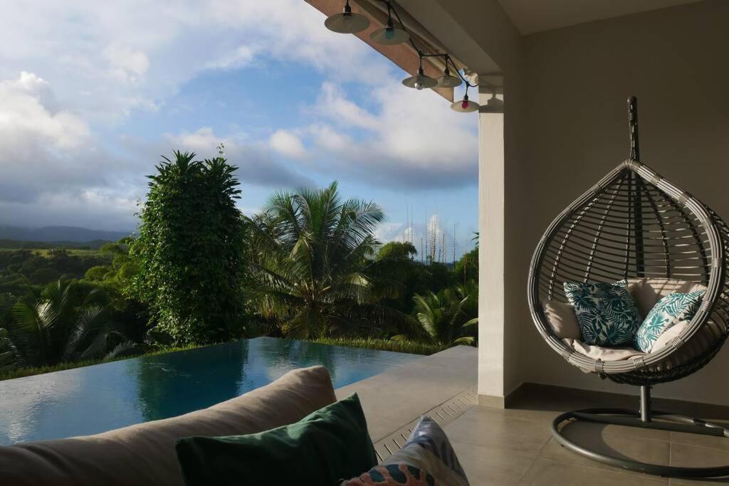 Villa Kumquat Avec Piscine Et Vue Sur Les Montagnes Petit-Bourg Ngoại thất bức ảnh