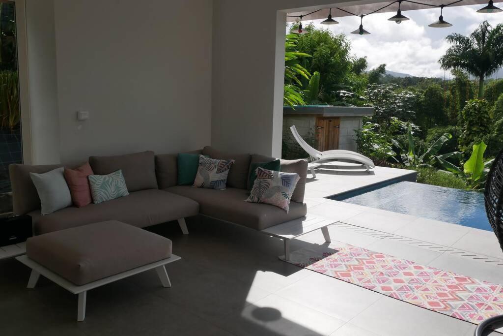 Villa Kumquat Avec Piscine Et Vue Sur Les Montagnes Petit-Bourg Ngoại thất bức ảnh