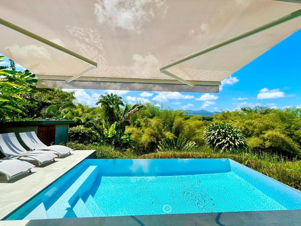 Villa Kumquat Avec Piscine Et Vue Sur Les Montagnes Petit-Bourg Ngoại thất bức ảnh