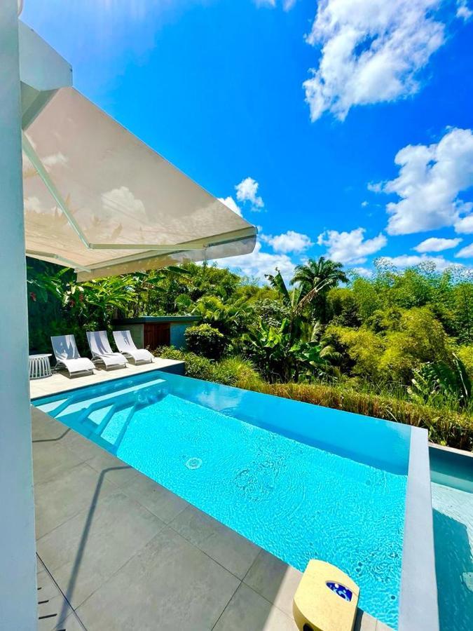 Villa Kumquat Avec Piscine Et Vue Sur Les Montagnes Petit-Bourg Ngoại thất bức ảnh