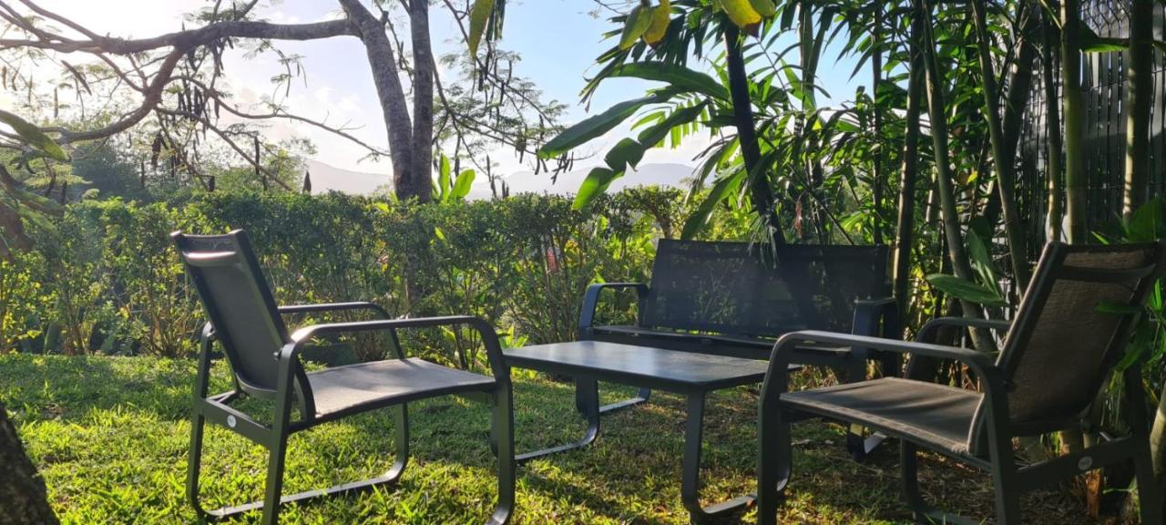 Villa Kumquat Avec Piscine Et Vue Sur Les Montagnes Petit-Bourg Ngoại thất bức ảnh