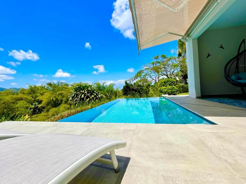 Villa Kumquat Avec Piscine Et Vue Sur Les Montagnes Petit-Bourg Ngoại thất bức ảnh