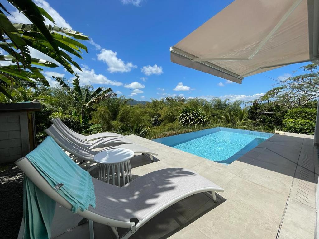 Villa Kumquat Avec Piscine Et Vue Sur Les Montagnes Petit-Bourg Ngoại thất bức ảnh