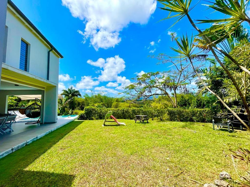 Villa Kumquat Avec Piscine Et Vue Sur Les Montagnes Petit-Bourg Ngoại thất bức ảnh
